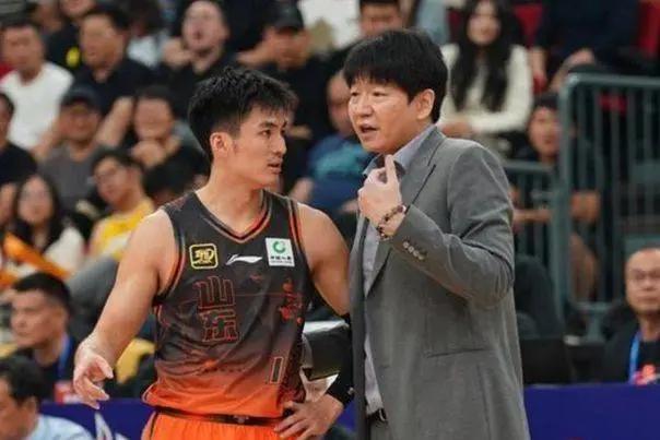 U17男篮虐委内瑞拉!张懿赵杰+2将齐爆,多人贡献,吕飞燕下替补