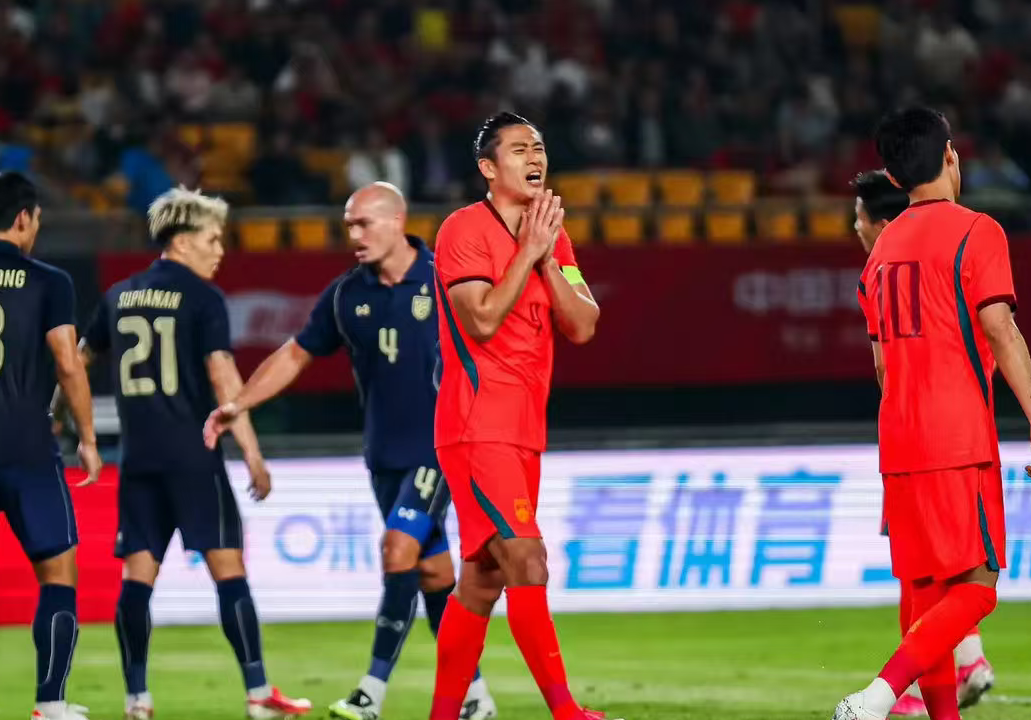 记者：间歇期前遭遇伤病的海牛外援斯特兰德贝里已恢复训练
