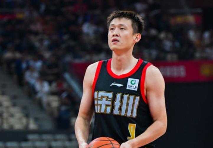 东契奇又瘦了！与凯斯勒上演空接连线 诺天王导师观摩湖人训练