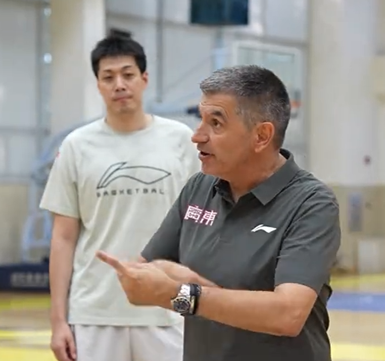 杨毅：不管是杨鸣，还是杜锋，都不会接手男篮